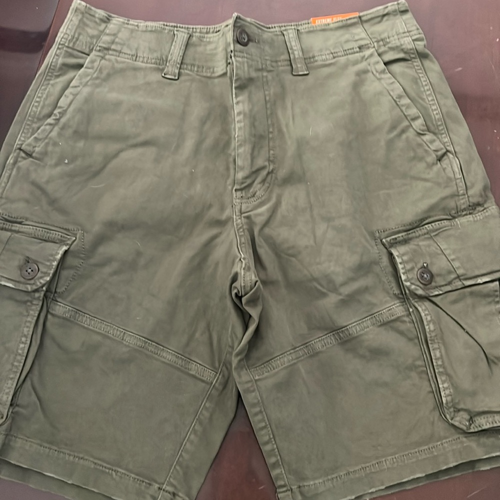 American Eagle Extreme Flex Cargo Shorts (33)